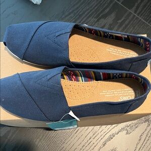 TOMS Women's Dark Blue Canvas Flats